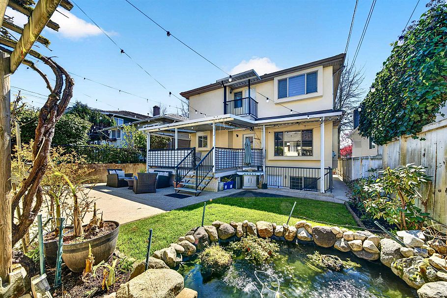 535 E 53rd Avenue Vancouver, BC - 35