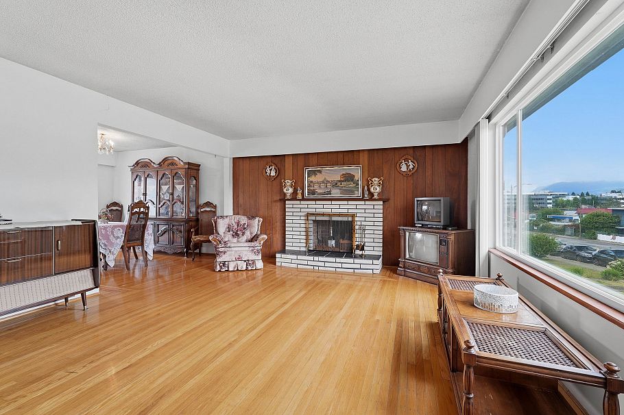 3063 Renfrew Street Vancouver, BC - 7