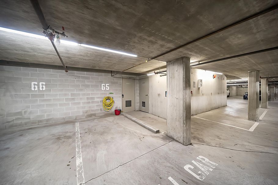6139 Oak Street Vancouver, BC - 24