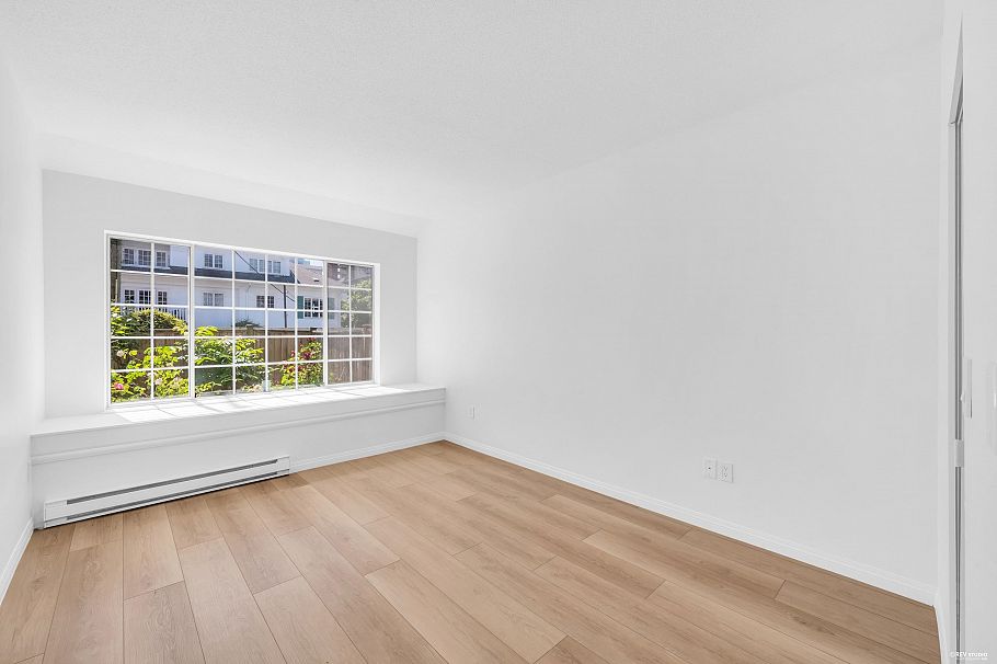 110 125 W 18th Street North Vancouver, BC - 17