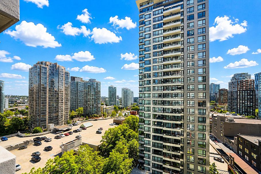 1405 909 Mainland Street Vancouver, BC - 2