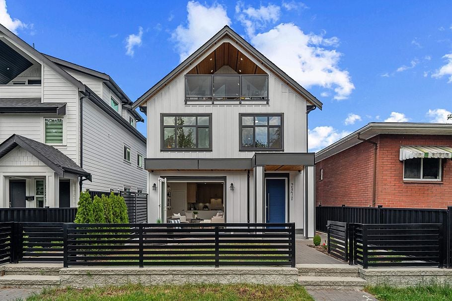 2371 Adanac Street Vancouver, BC - 1