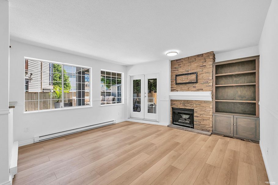 110 125 W 18th Street North Vancouver, BC - 3