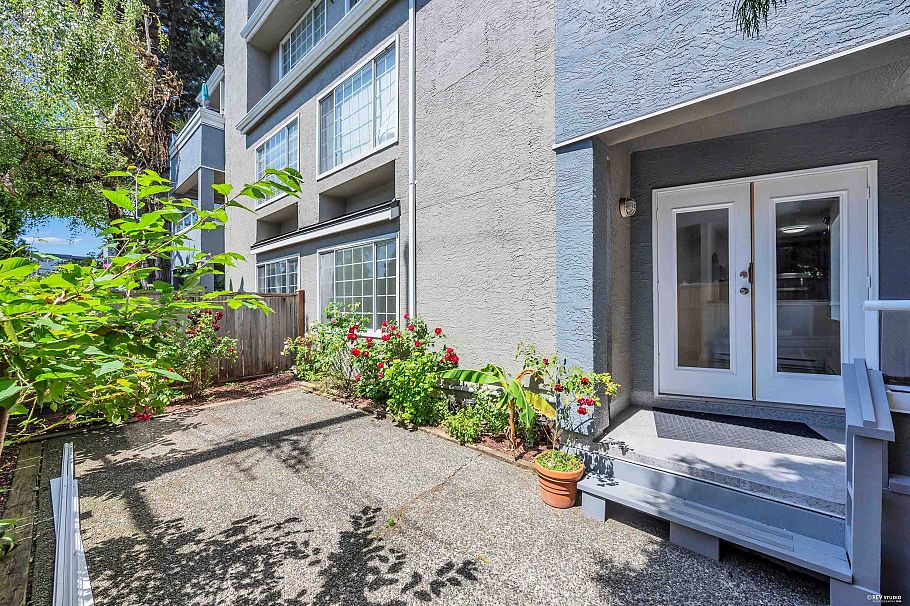 110 125 W 18th Street North Vancouver, BC - 27