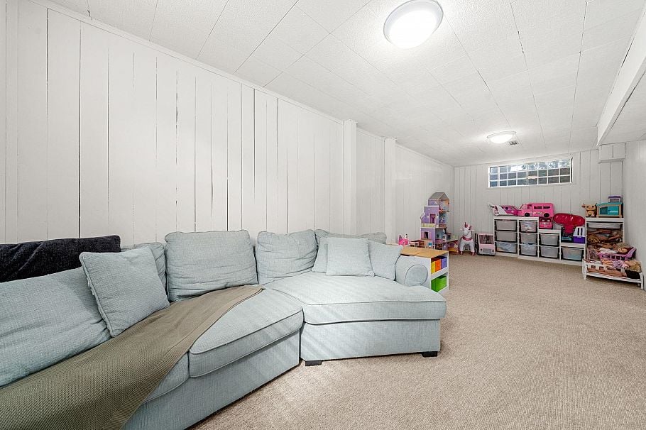 1206 Premier Street North Vancouver, BC - 28