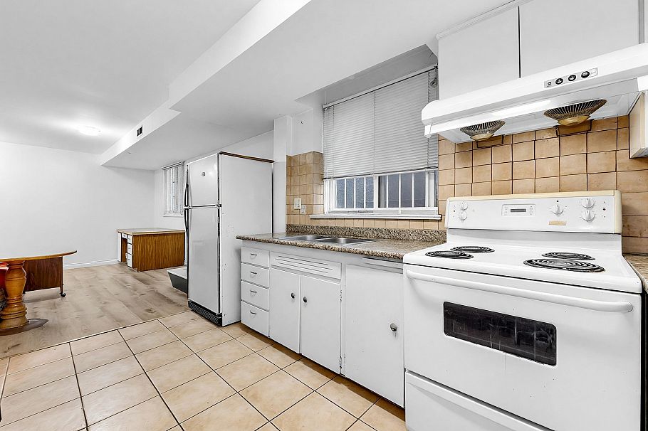 2514 E 27th Avenue Vancouver, BC - 18