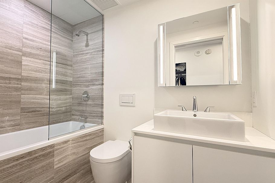 3908 1480 Howe Street Vancouver, BC - 10