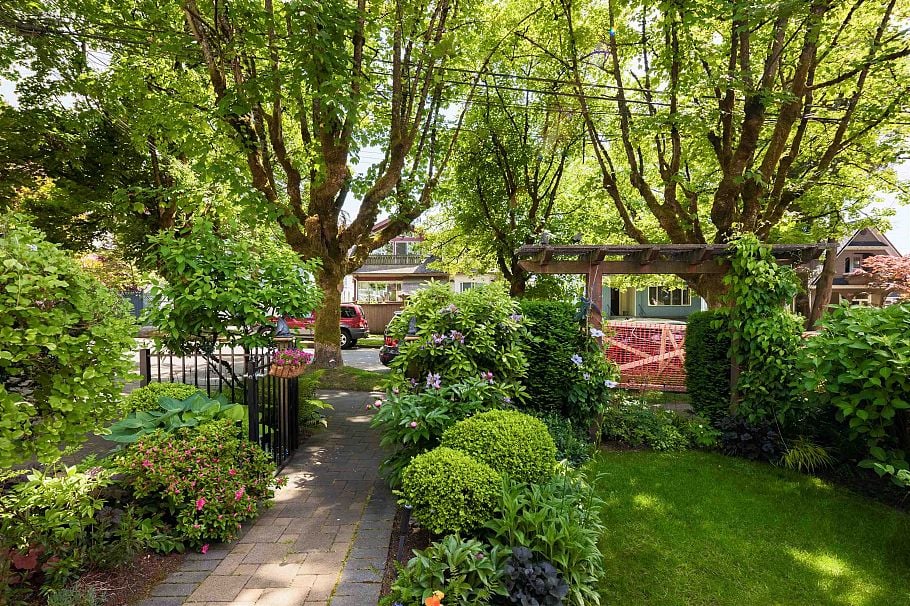 2515 W 6th Avenue Vancouver, BC - 29