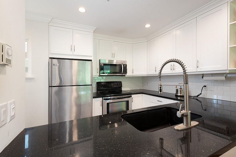 303 2250 W 3rd Avenue Vancouver, BC - 14