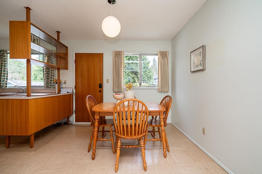 1634 Ross Road North Vancouver, BC - 9