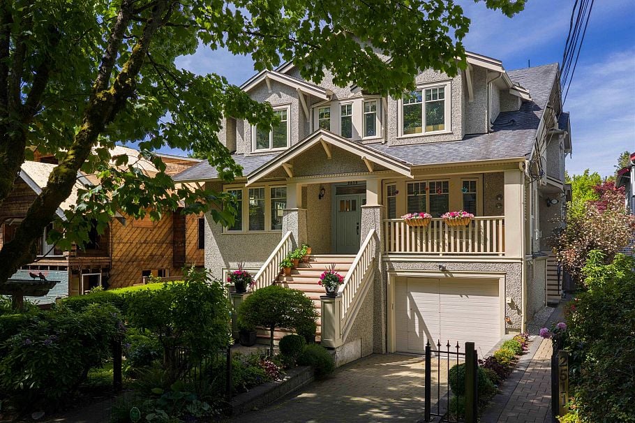 2515 W 6th Avenue Vancouver, BC - 1