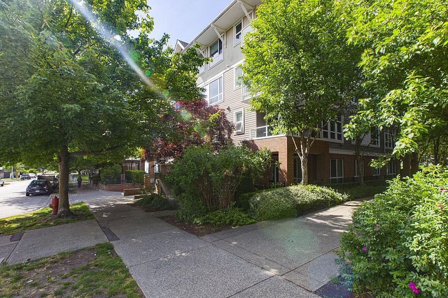 107 3551 Foster Avenue Vancouver, BC - 26