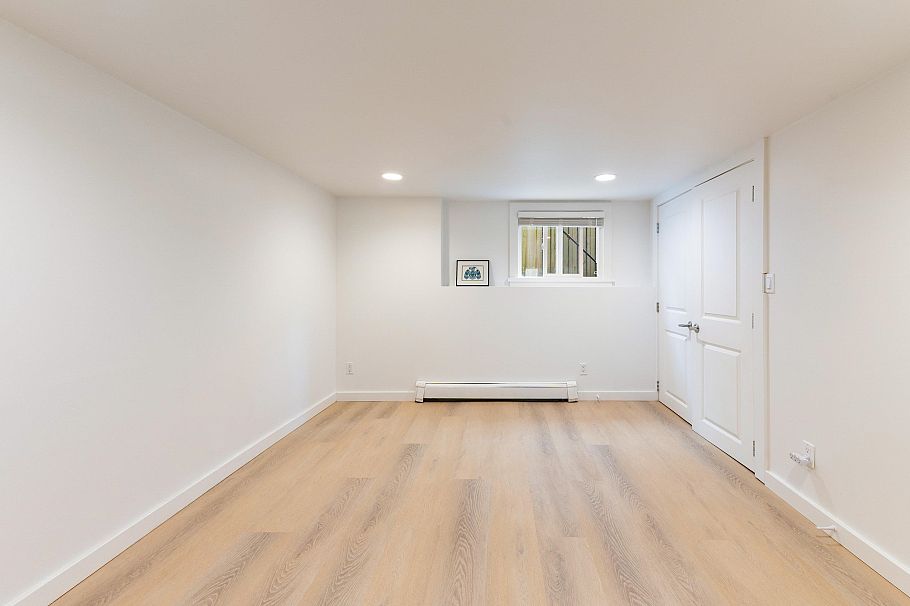 2744 W 10th Avenue Vancouver, BC - 14