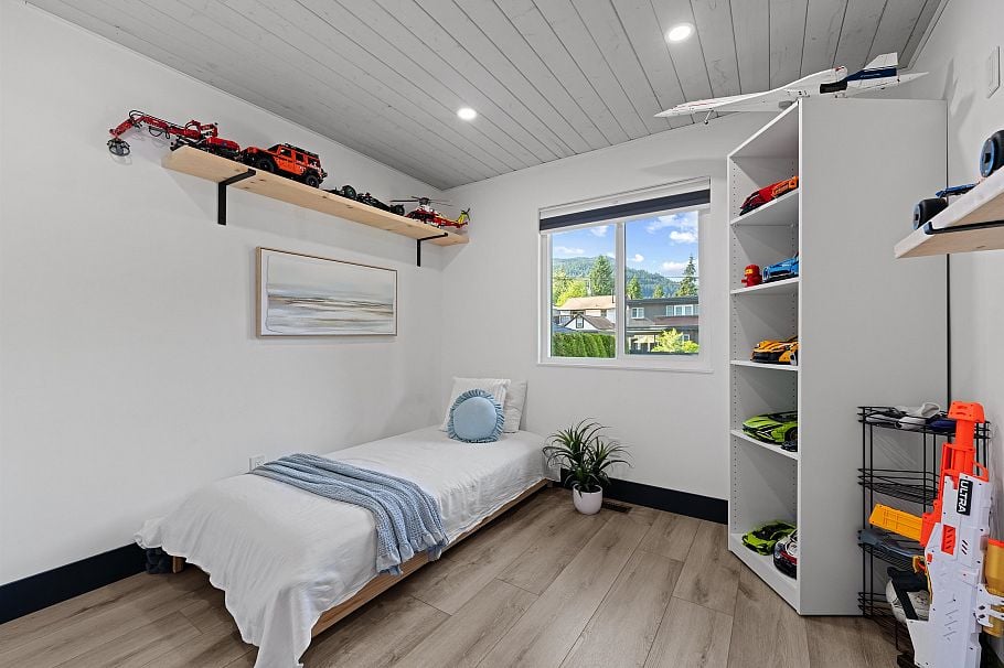 1430 Draycott Road North Vancouver, BC - 14