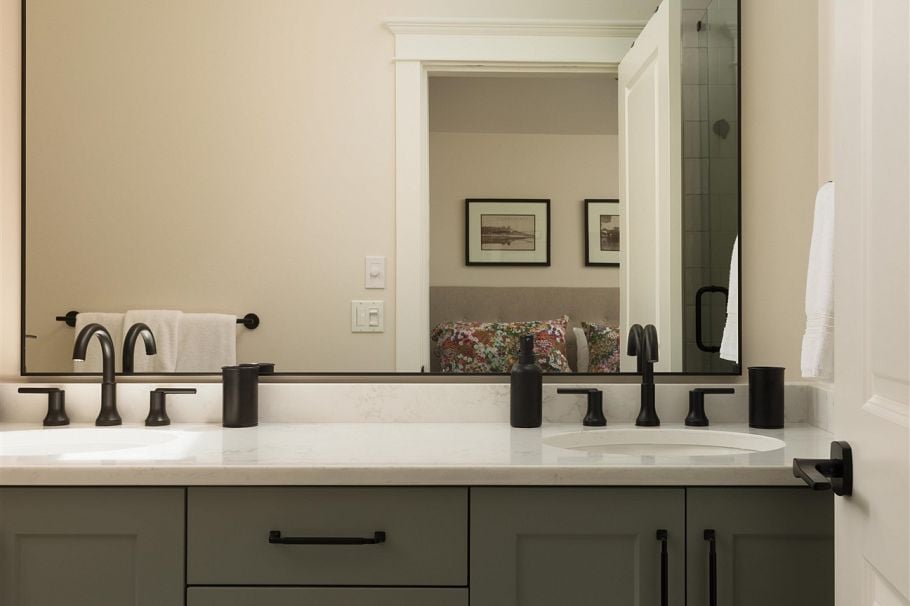2515 W 6th Avenue Vancouver, BC - 22