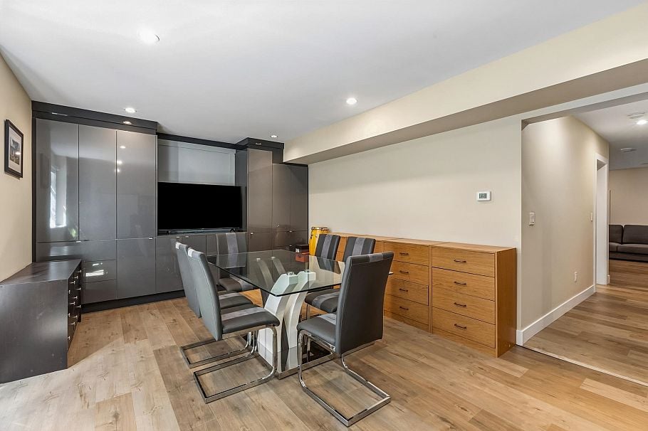 2553 Western Avenue North Vancouver, BC - 30