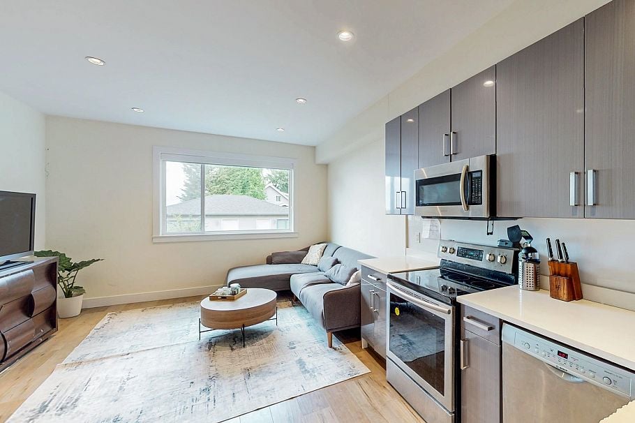 2553 Western Avenue North Vancouver, BC - 35