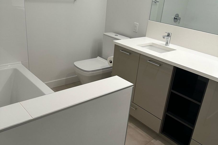 212 3581 Ross Drive Vancouver, BC - 14