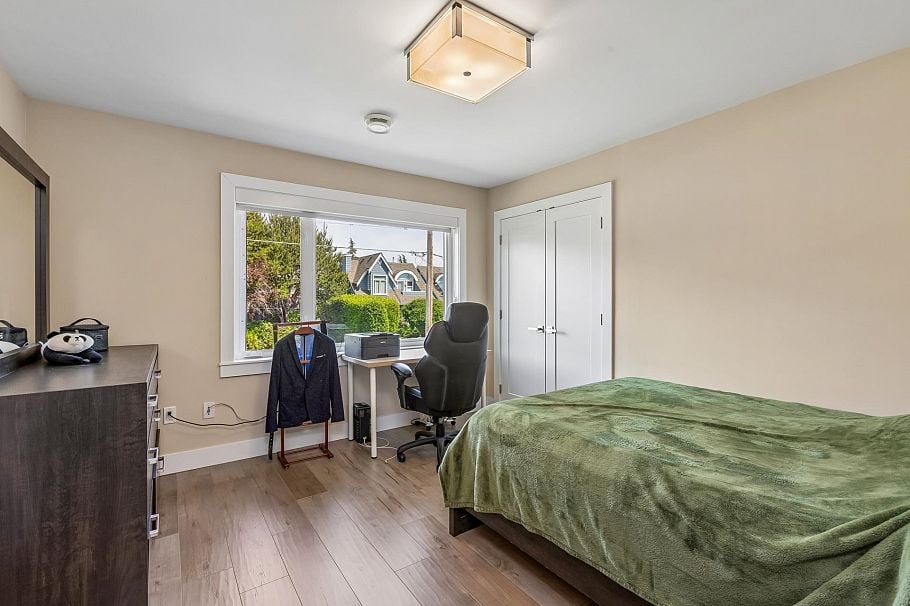 2553 Western Avenue North Vancouver, BC - 28