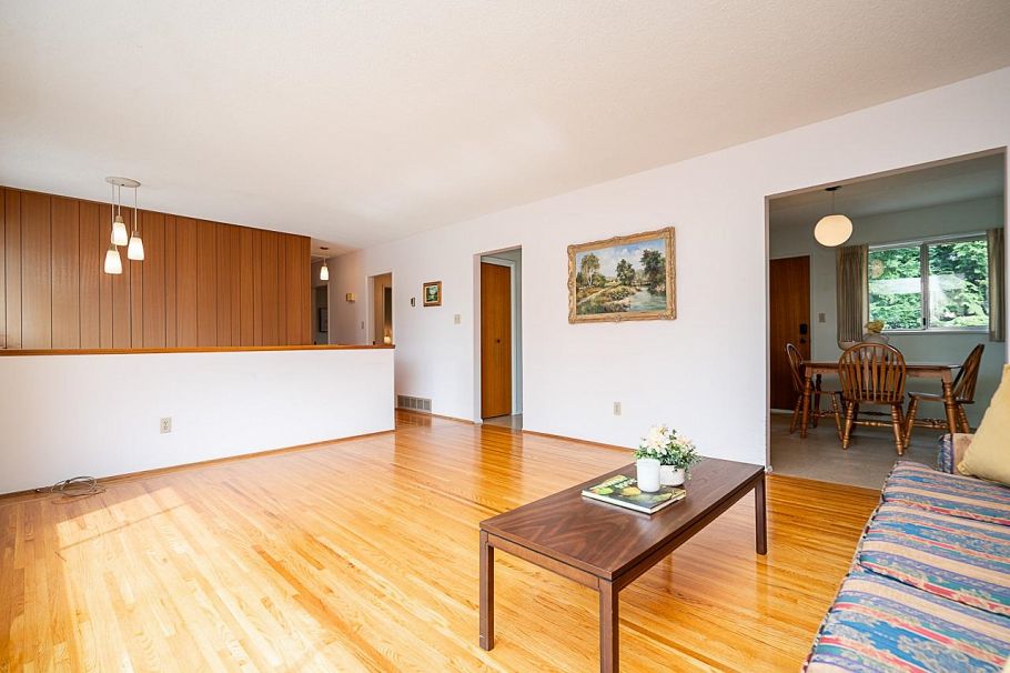1634 Ross Road North Vancouver, BC - 8