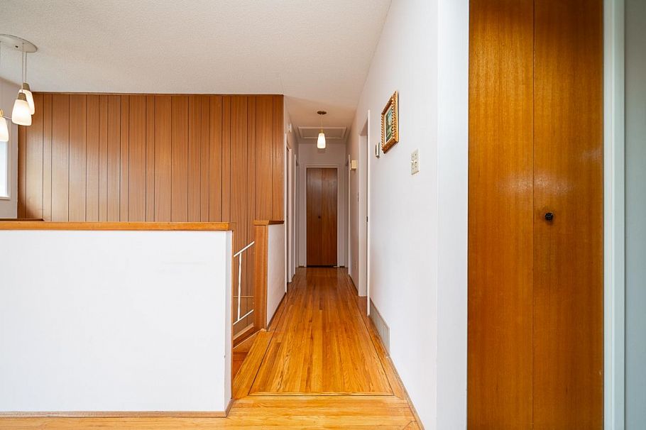 1634 Ross Road North Vancouver, BC - 6