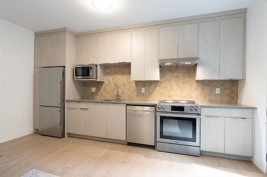 900 Hendry Avenue North Vancouver, BC - 34