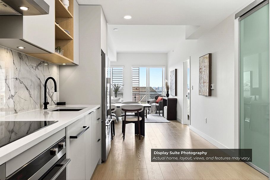 563 422 E 3rd Street North Vancouver, BC - 2