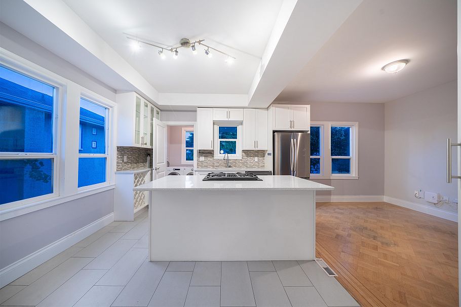 2528 Adanac Street Vancouver, BC - 4