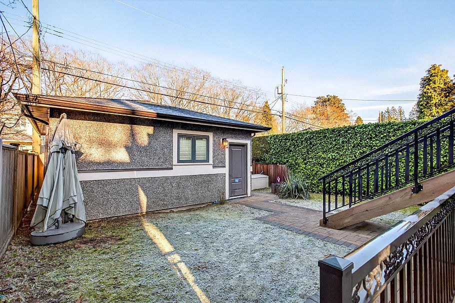 2989 W 32nd Avenue Vancouver, BC - 31