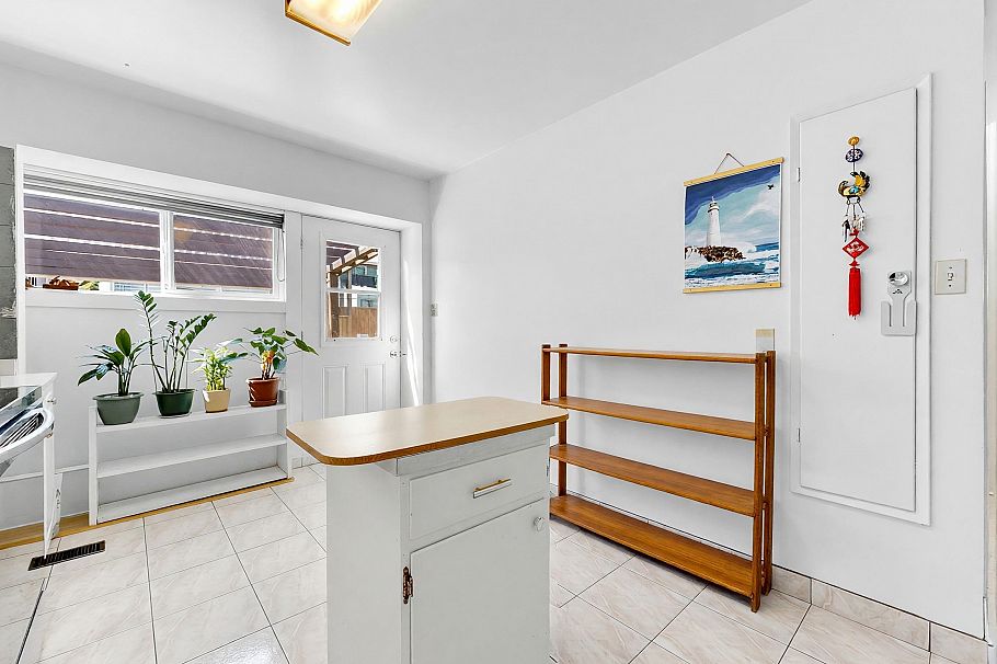 2514 E 27th Avenue Vancouver, BC - 7