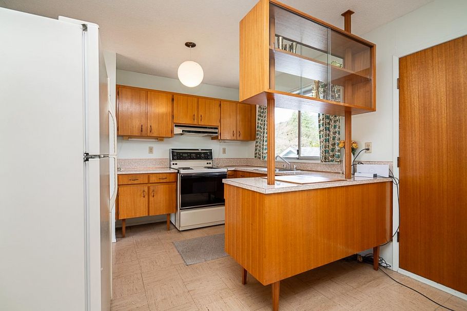 1634 Ross Road North Vancouver, BC - 12