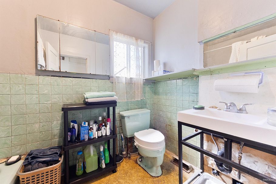 824 Semlin Drive Vancouver, BC - 14