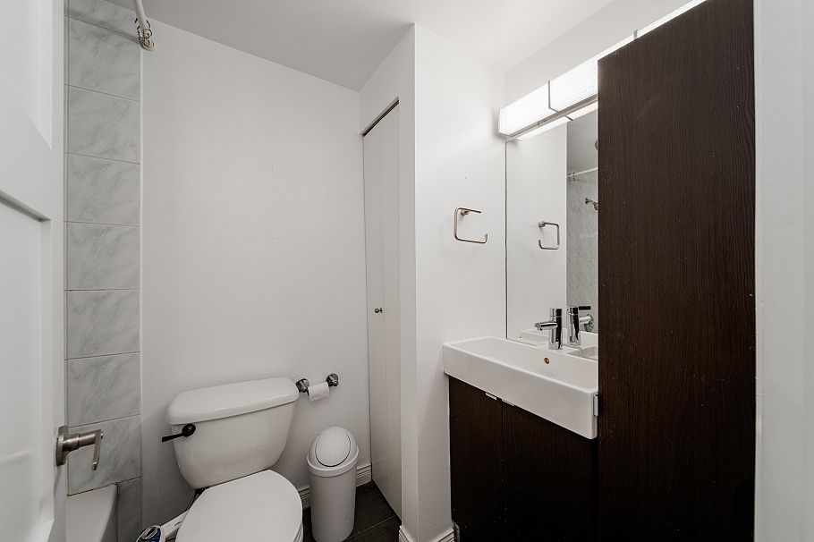 202 3673 W 11th Avenue Vancouver, BC - 11