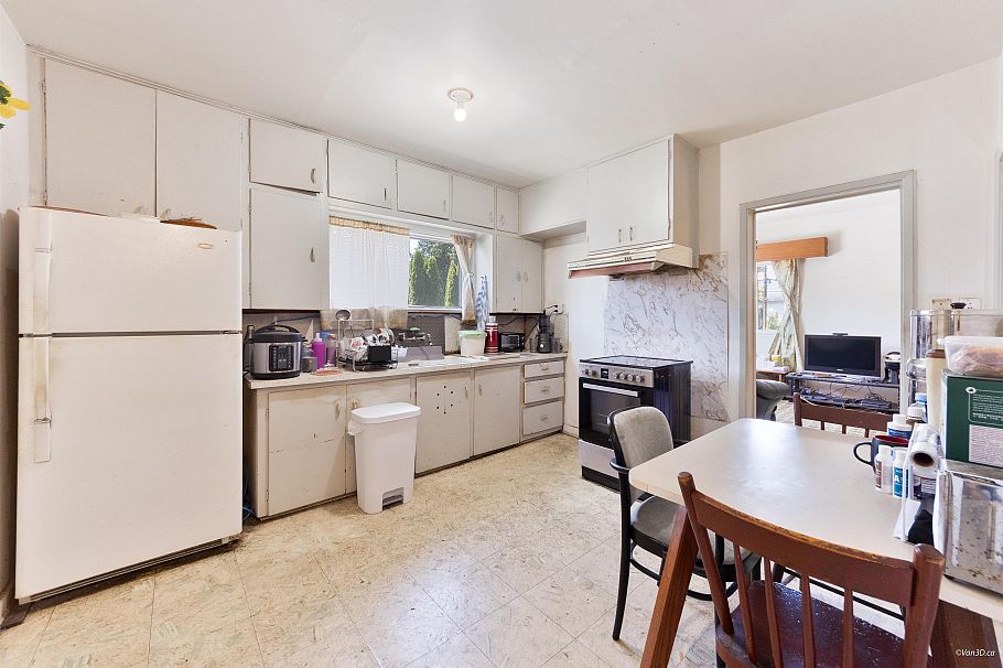 824 Semlin Drive Vancouver, BC - 8
