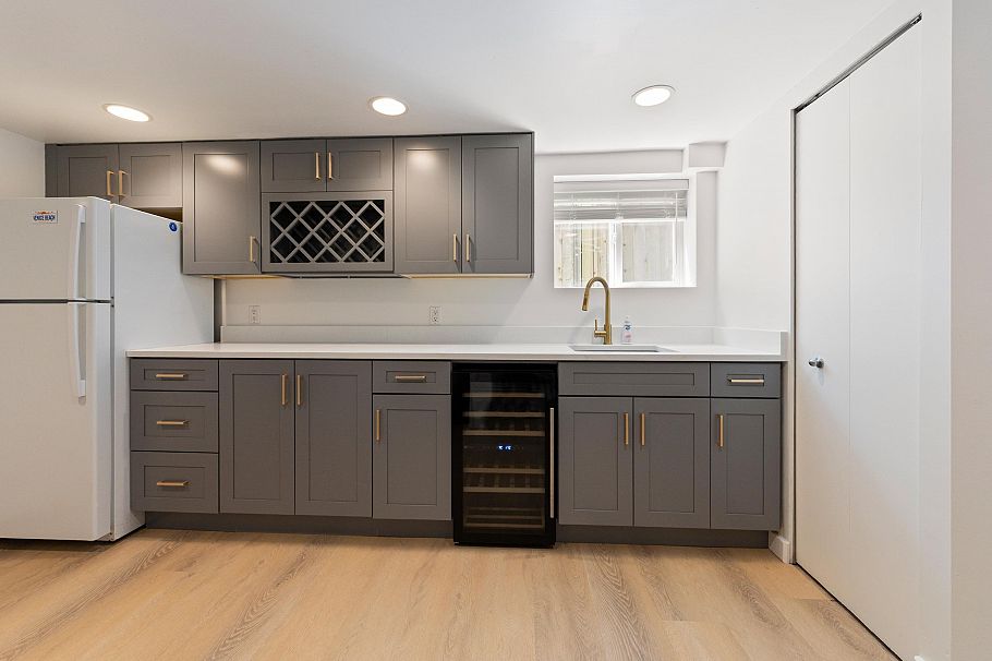 2744 W 10th Avenue Vancouver, BC - 17
