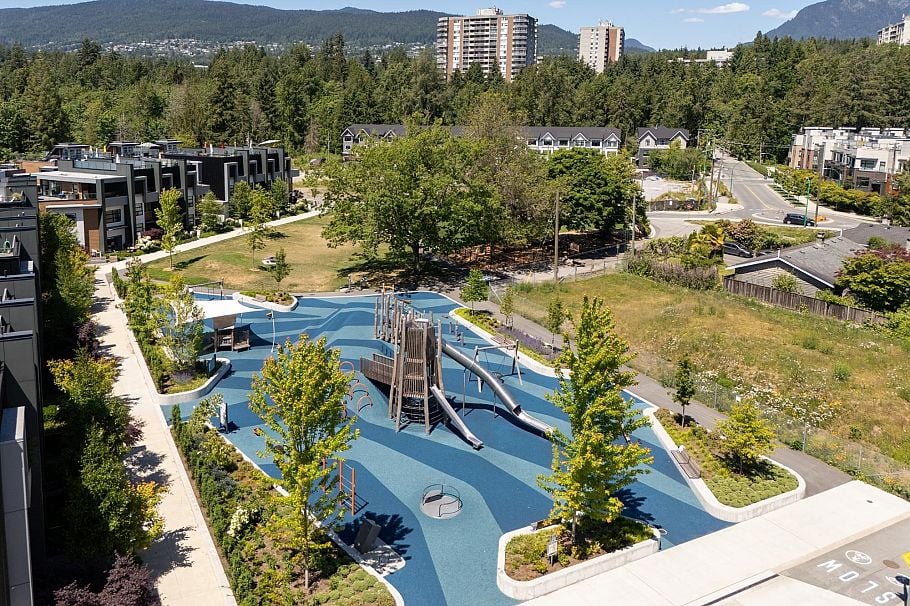 215 2060 Curling Road North Vancouver, BC - 33