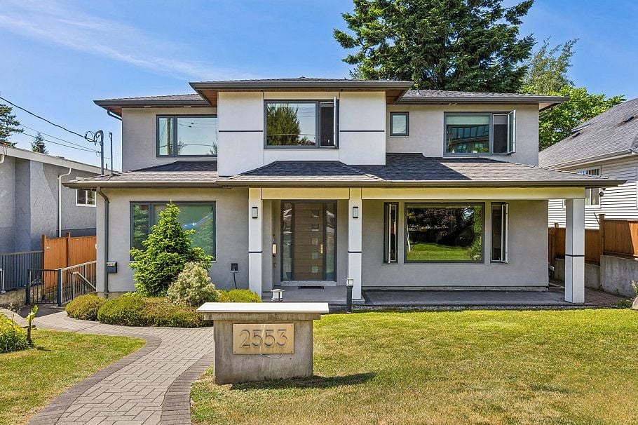 2553 Western Avenue North Vancouver, BC - 1