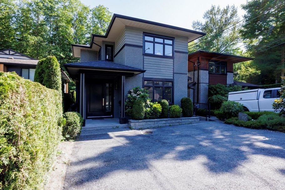 1426 Draycott Road North Vancouver, BC - 1