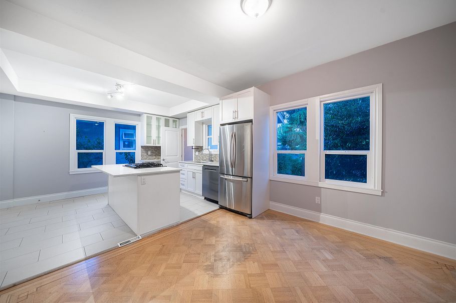 2528 Adanac Street Vancouver, BC - 6