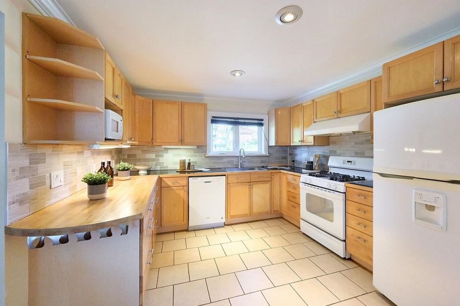 3081 E Georgia Street Vancouver, BC - 7