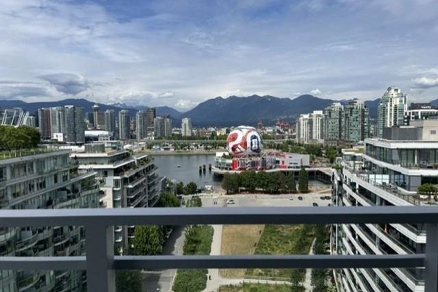 1606 1708 Ontario Street Vancouver, BC - 1
