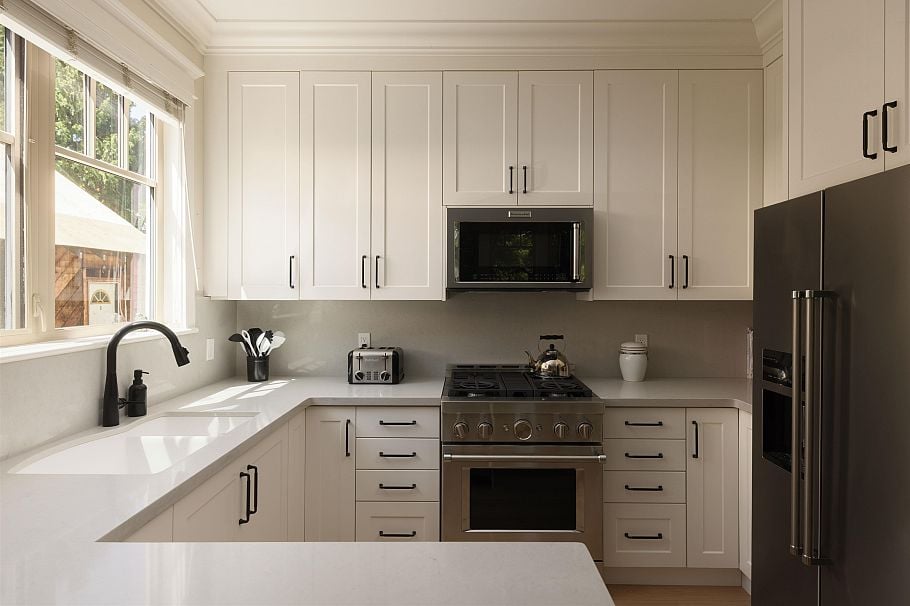 2515 W 6th Avenue Vancouver, BC - 13