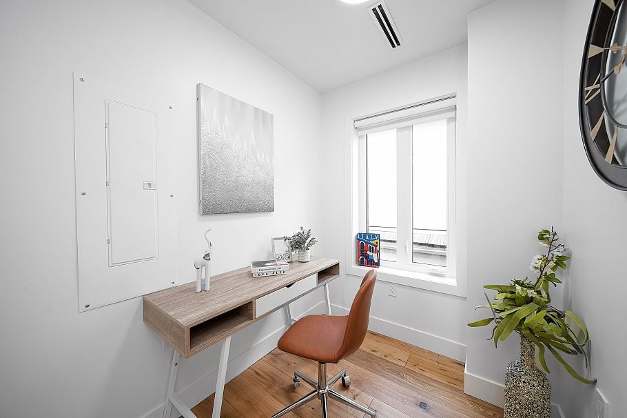 1 2777 E 27th Avenue Vancouver, BC - 18