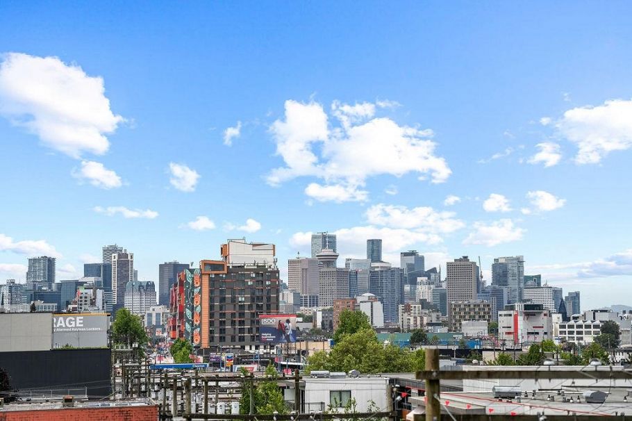 311 1647 E Pender Street Vancouver, BC - 14