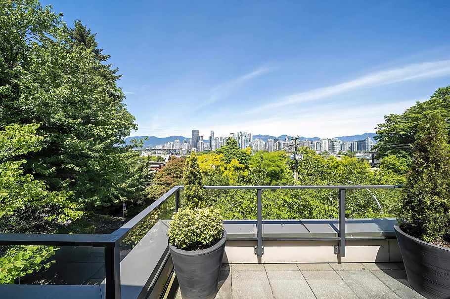1088 W 7th Avenue Vancouver, BC - 34