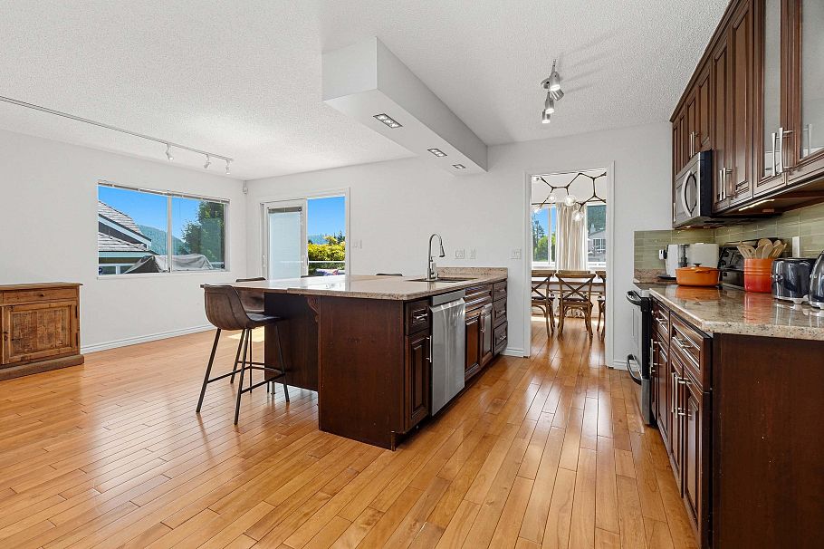 4150 Best Court North Vancouver, BC - 10