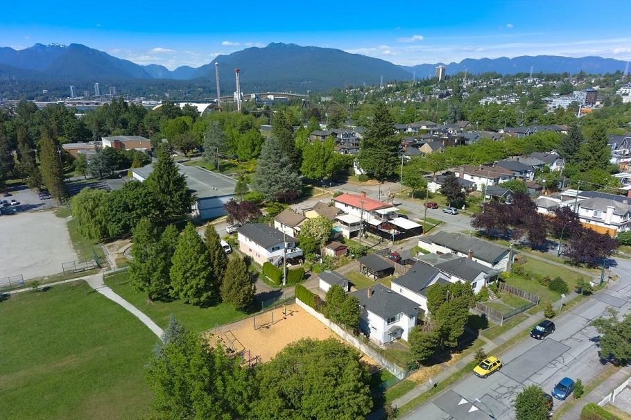 3081 E Georgia Street Vancouver, BC - 19