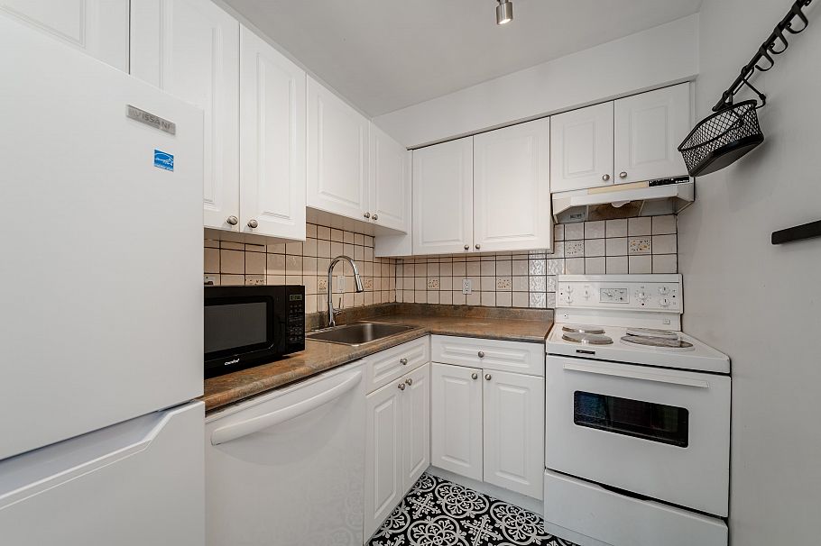 202 3673 W 11th Avenue Vancouver, BC - 18