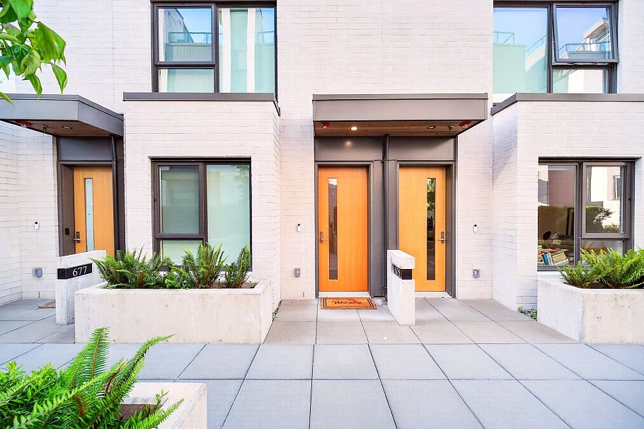 675 W 30th Avenue Vancouver, BC - 3