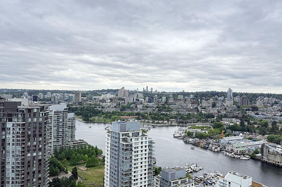 3908 1480 Howe Street Vancouver, BC - 1